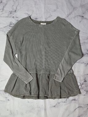 Easel Ribbed Ruffle Bottom Tunic Top